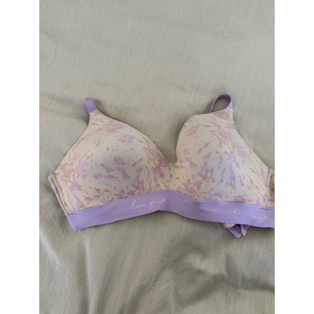 PINK Victoria's Secret Wireless Bra 38DD Lightly Lined Lavender Abstract Print‎